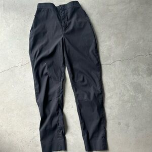 Lululemon black lab pants Size 4